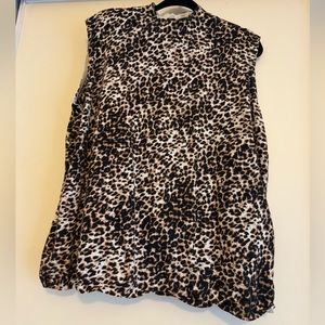 Jessica London size 26/28 leopard print sleeveless shirt